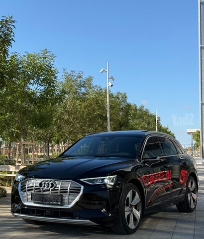 מודעת רכב אאודי E-tron