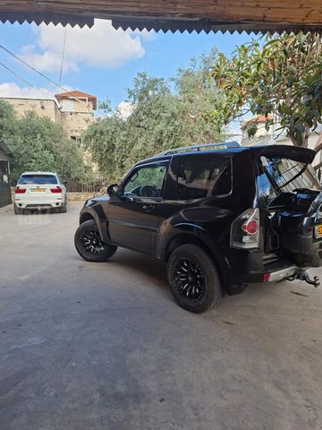 מיצובישי פג'רו
