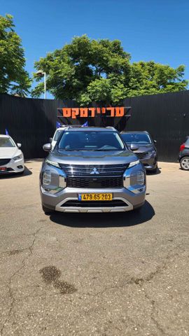 מיצובישי אאוטלנדר