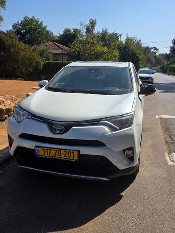 מודעת רכב טויוטה RAV4