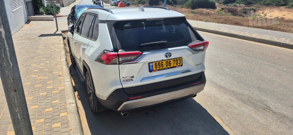 טויוטה RAV4