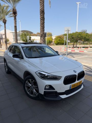ב מ וו X2