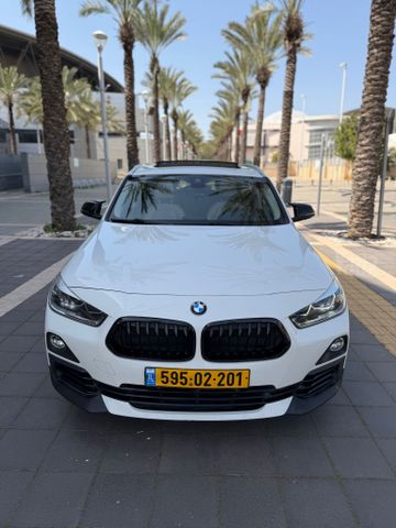 ב מ וו X2
