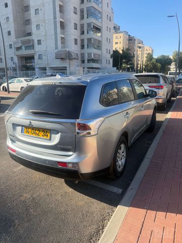 מיצובישי אאוטלנדר
