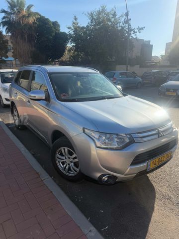 מיצובישי אאוטלנדר