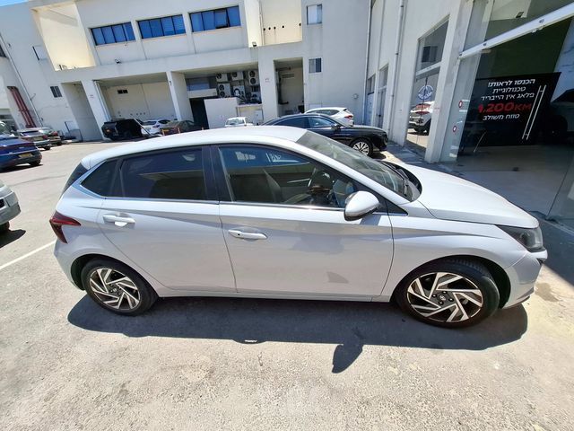 מודעת רכב יונדאי i20