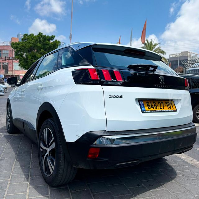 פיג'ו 3008