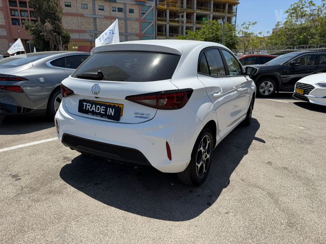 מודעת רכב אם ג'י MG3 2