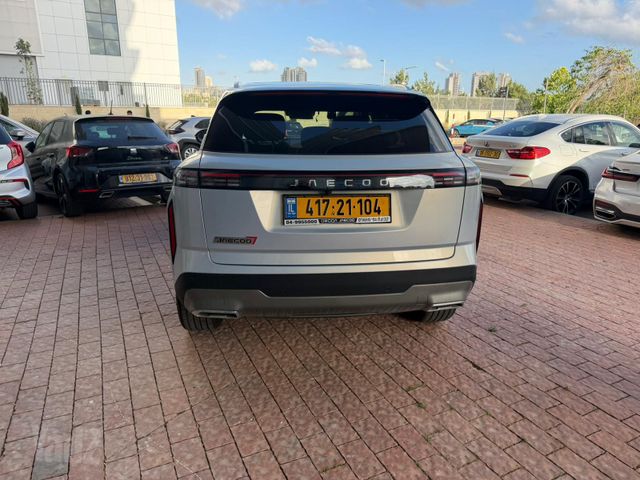 ג'אקו J7