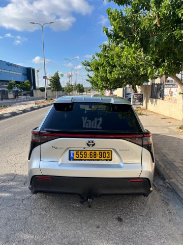 מודעת רכב טויוטה bZ4X 1