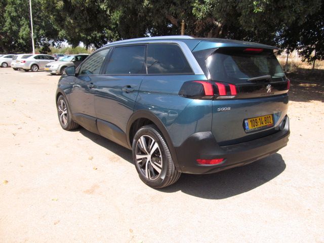 פיג'ו 5008