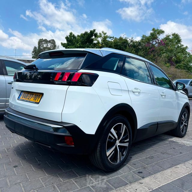 פיג'ו 3008