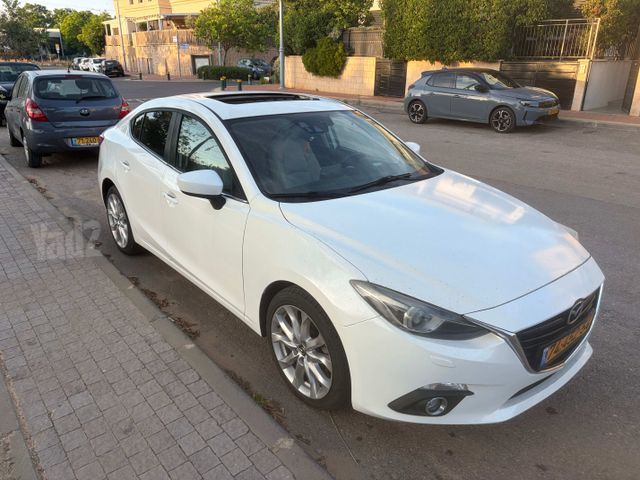 מודעת רכב מאזדה 3