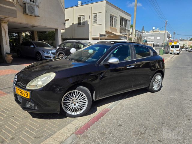 אלפא רומיאו ג'ולייטה