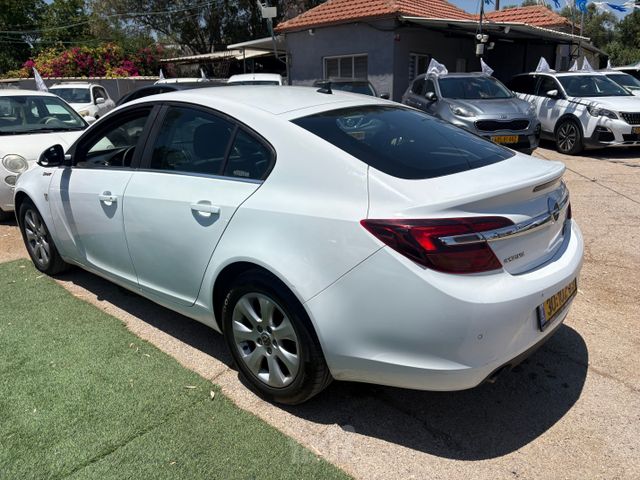 אופל אינסיגניה