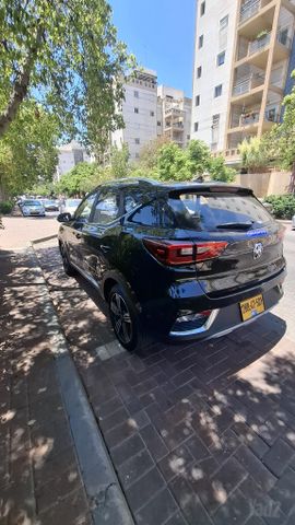 אם ג'י ZS
