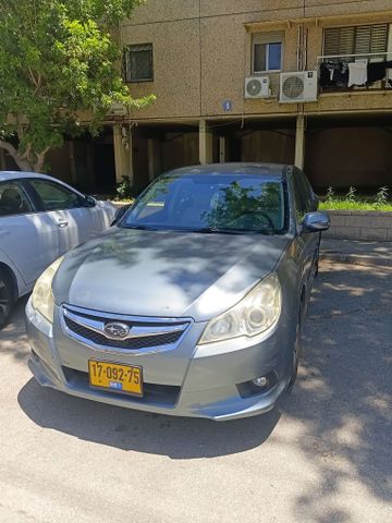 סובארו B4/לגאסי