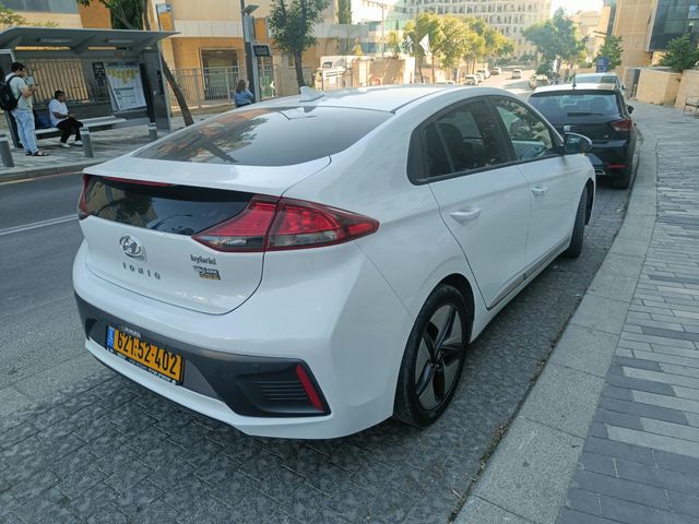 יונדאי איוניק