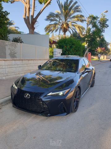 לקסוס IS