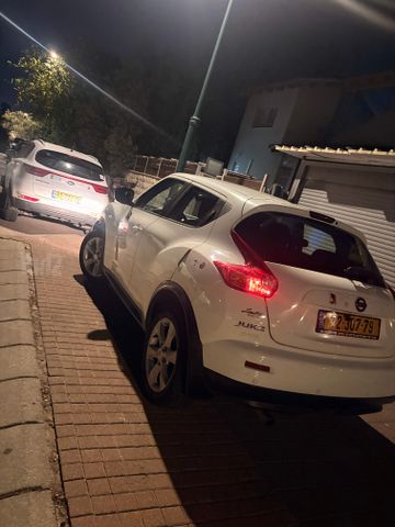 ניסאן ג'וק