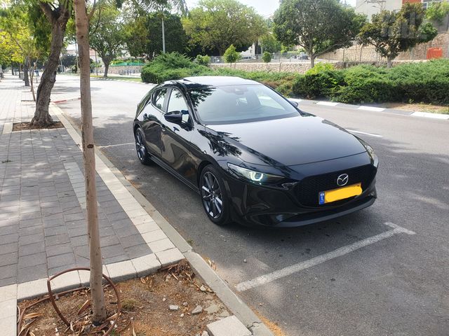 מודעת רכב מאזדה 3