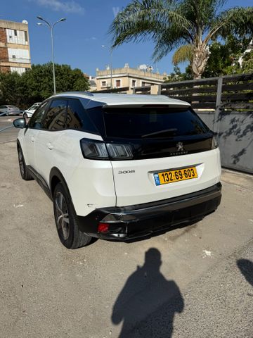 פיג'ו 3008