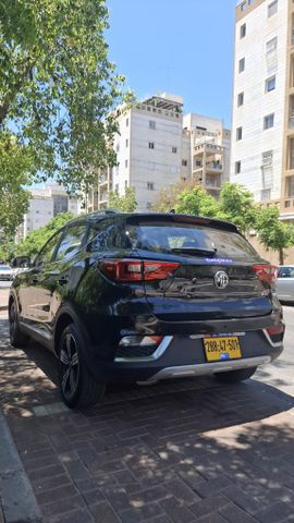 אם ג'י ZS
