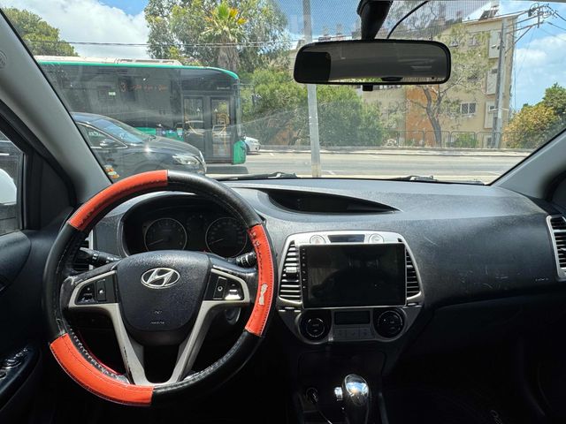 יונדאי i20