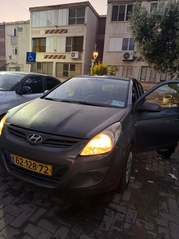 יונדאי i20