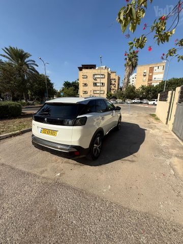 פיג'ו 3008