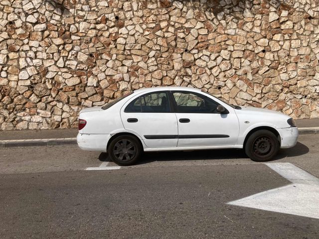 ניסאן אלמרה