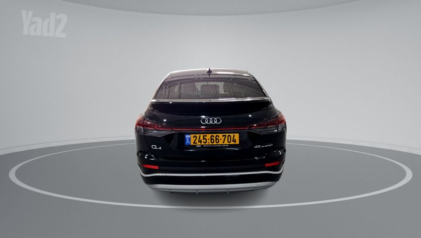 מודעת רכב אאודי Q4 e-tron