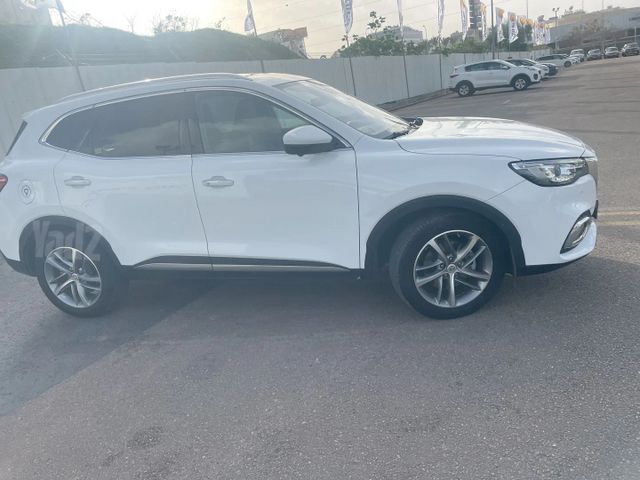 מודעת רכב אם ג'י EHS PHEV 1