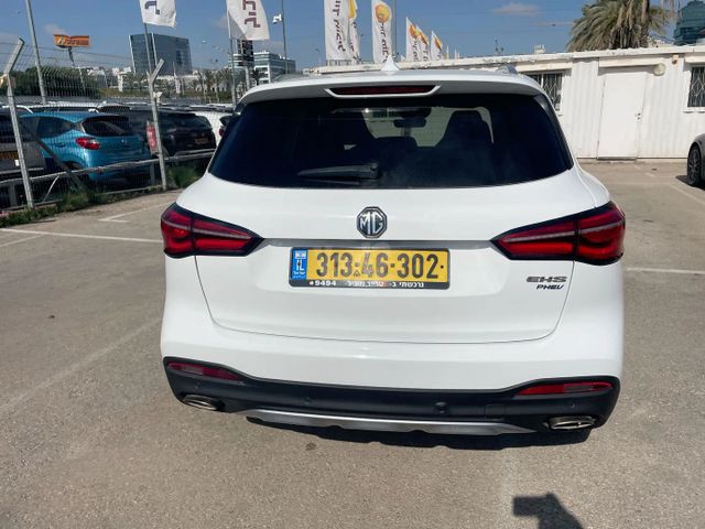 מודעת רכב אם ג'י EHS PHEV 2