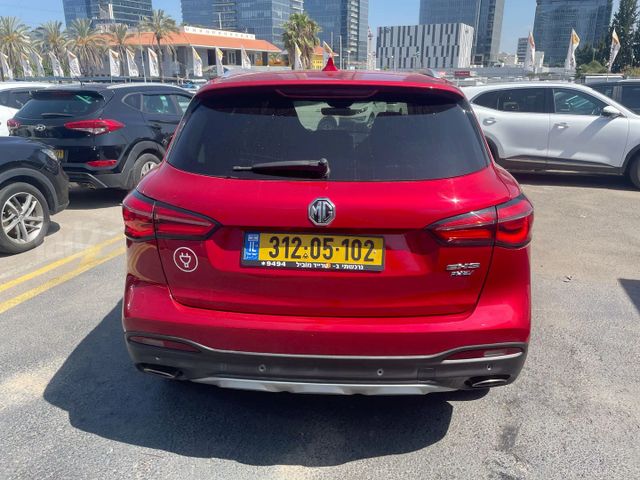 אם ג'י EHS PHEV