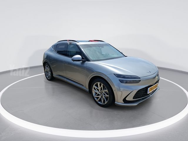 מודעת רכב ג'נסיס GV70 2