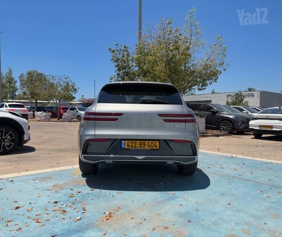 ג'נסיס GV70