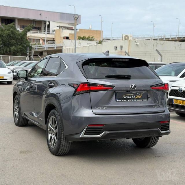 לקסוס NX