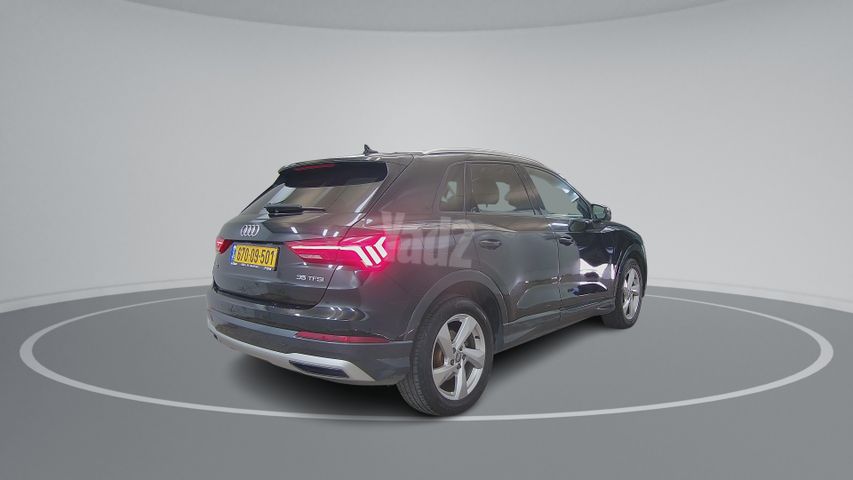 אאודי Q3