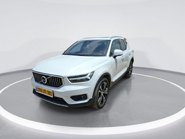 וולוו XC40