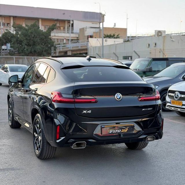 ב מ וו X4
