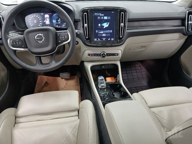 וולוו XC40