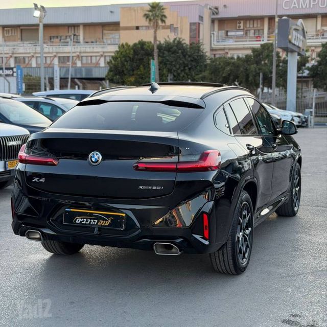 ב מ וו X4