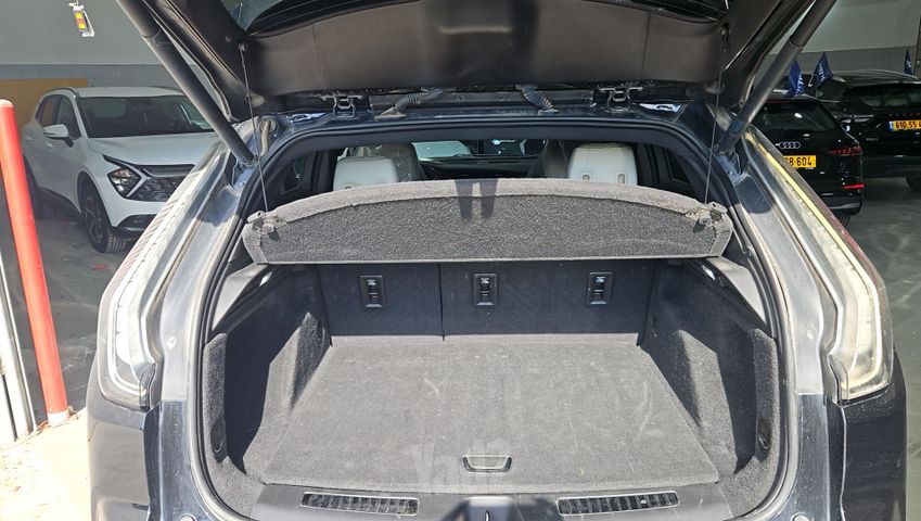 קאדילק XT4