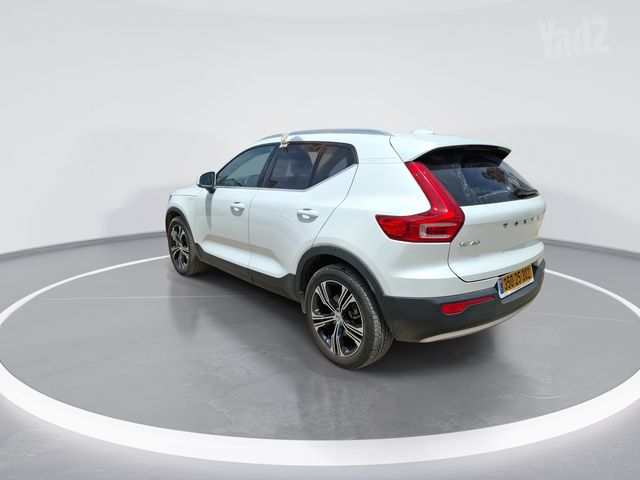 וולוו XC40