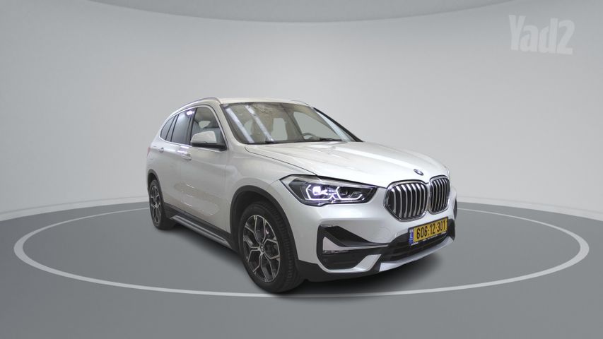 ב מ וו X1