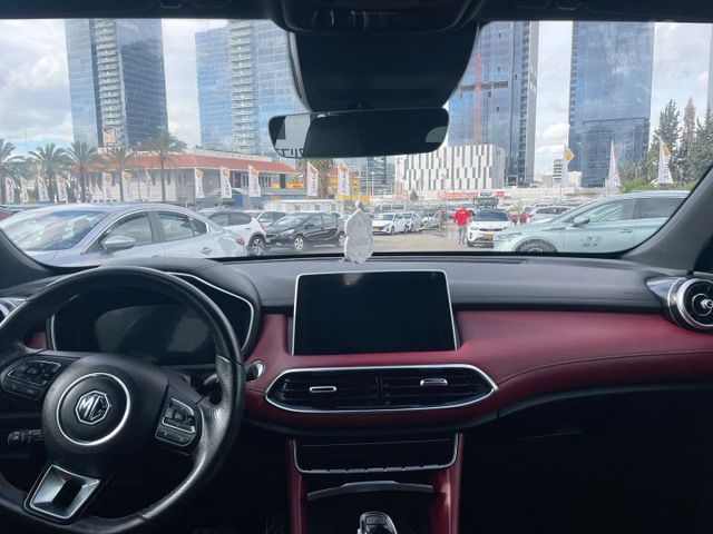 אם ג'י EHS PHEV