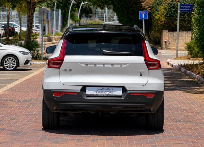 וולוו XC40