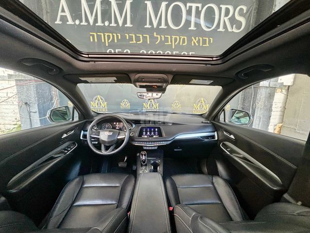 קאדילק XT4