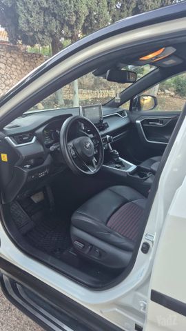 טויוטה RAV4